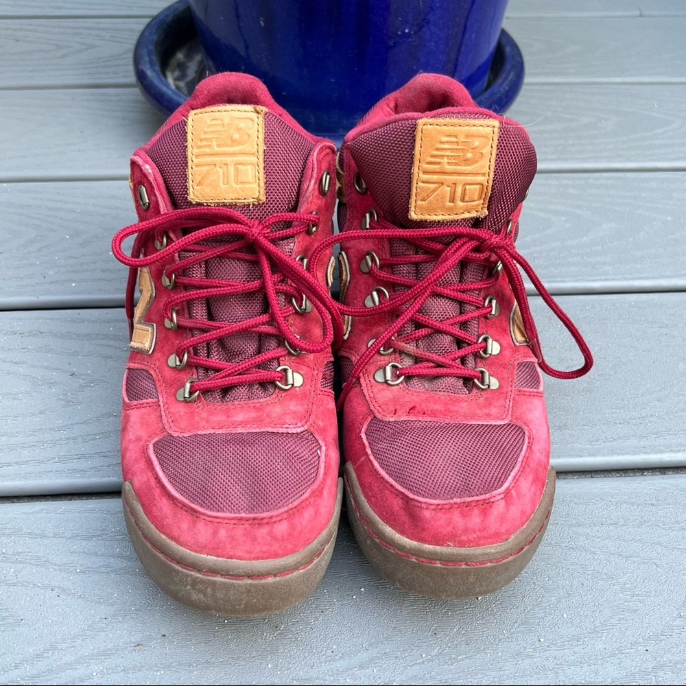 NB 710 Men’s Hiking Outdoor Suede Shoe Excellent Pre-Owned Condition